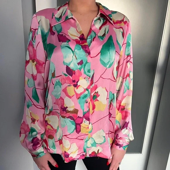 Zara Pink Floral Silky Button Up Blouse Size Medium - Picture 6 of 7